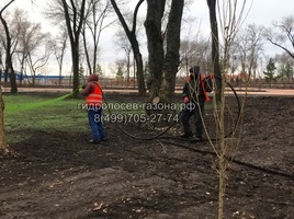 Гидропосев газона в парке у стадиона Ростов Арена, Ростове на Дону