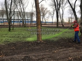 Гидропосев газона в парке у стадиона Ростов Арена, Ростове на Дону